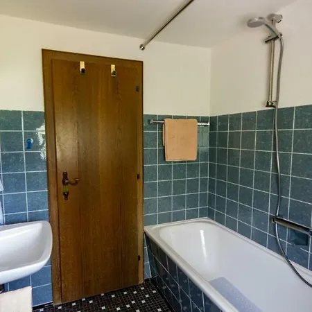 Haus Kipfen 아파트 Sibratsgfäll